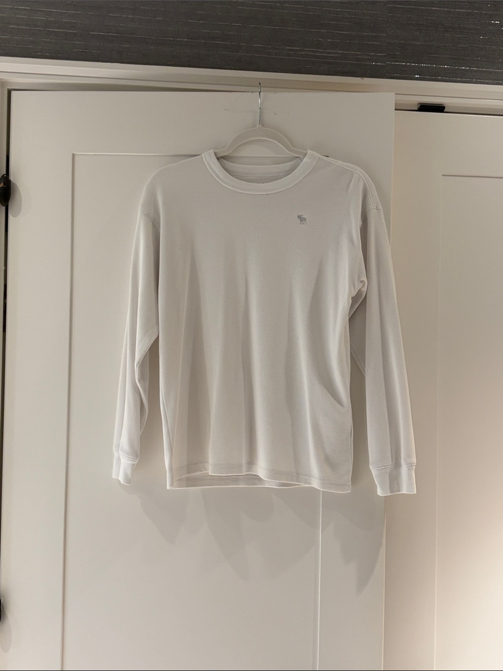 BARELY WORN!!! Kids Abercrombie & Fitch White Long-Sleeve Waffle Shirt
